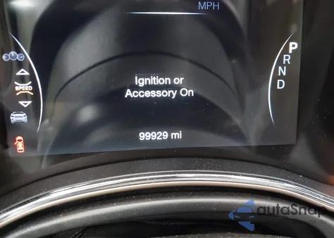 2016 Jeep Grand Cherokee Overland z USA, uszkodzony, nr VIN 1C4RJFCG8GC364594